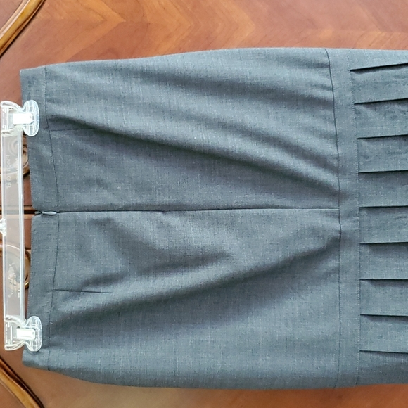 Express Charcoal Skirt - Picture 5 of 7